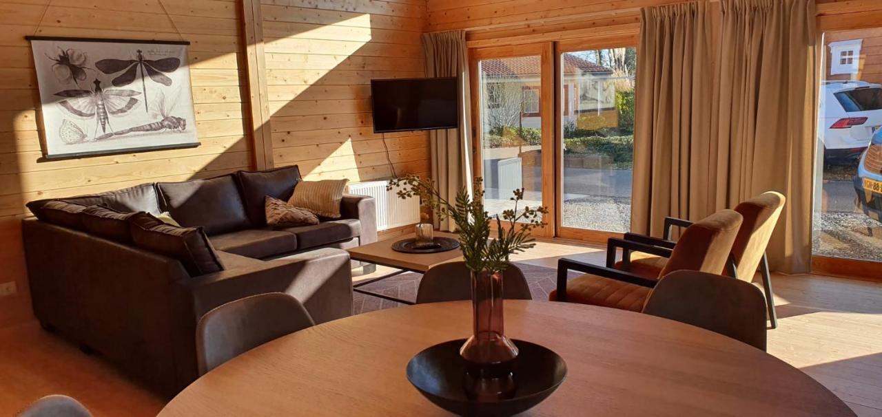 Luxe Chalets In Zeeland Aan De Kust Sint Annaland Esterno foto